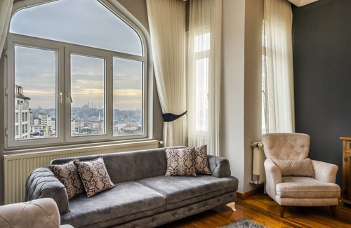 Beyoglu Apartment | Spacious 3BR Flat w/Magnificent views near GALATA TOWER & ISTIKLAL AVENUE