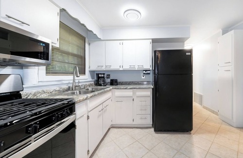 Miller Beach Cottage | Spacious 3BR Home Firepit & Grill