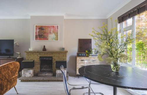 Richmond-upon-Thames House | Spacious 3BR Home Huge Garden Free Parking