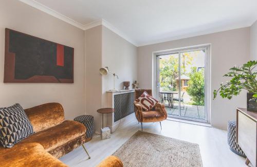 Richmond-upon-Thames House | Spacious 3BR Home Huge Garden Free Parking