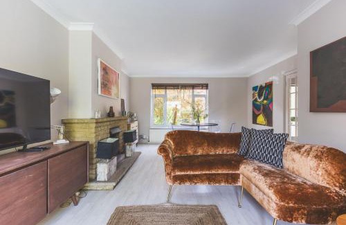 Richmond-upon-Thames House | Spacious 3BR Home Huge Garden Free Parking