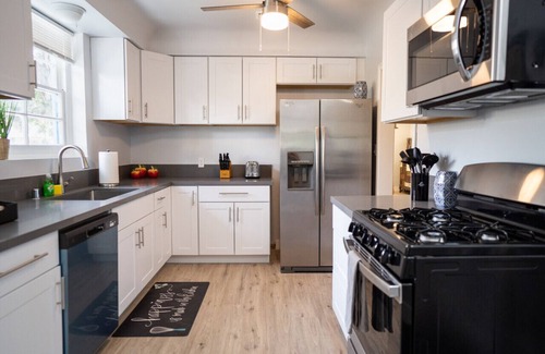 Toluca Lake House | SPACIOUS 3BR HOME: NEWLY RENOVATED IN 2022 w/PRIVATE PATIO, ARCADE/FOOSBALL p46