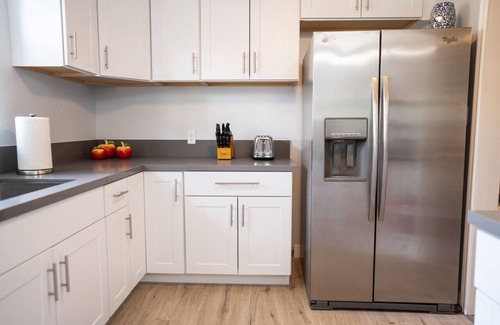 Toluca Lake House | SPACIOUS 3BR HOME: NEWLY RENOVATED IN 2022 w/PRIVATE PATIO, ARCADE/FOOSBALL p46