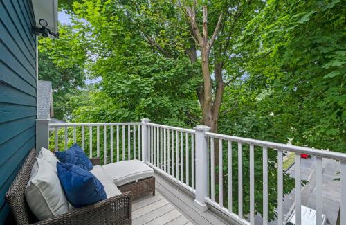 Salem Apartment | Spacious 3BR Salem Getaway, Modern & Walkable