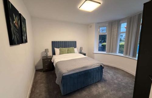 Didsbury House | Spacious 4-bed Home Near Didsbury