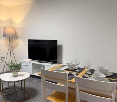 Didsbury House | Spacious 4-bed Home Near Didsbury