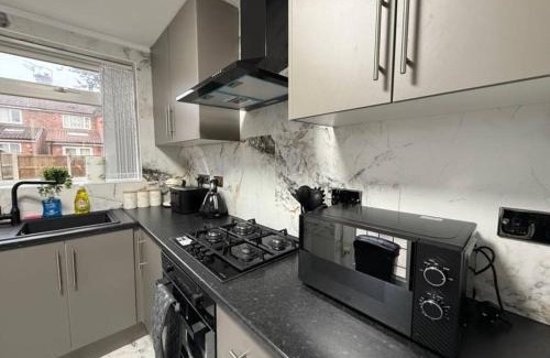 Didsbury House | Spacious 4-bed Home Near Didsbury