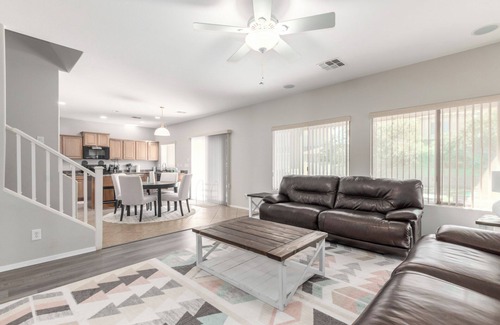 Royal Ranch House | Spacious 4 Bedroom Home with Heated Pool/Game room
