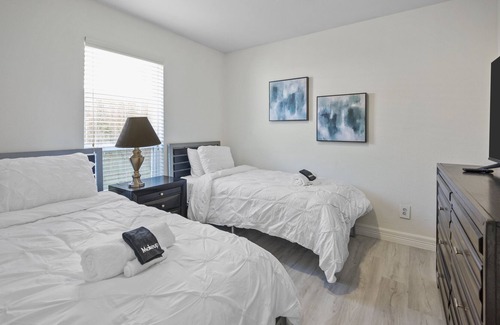 Addicks House | Spacious 4 Bedroom Home | Ideal for Longer Stays