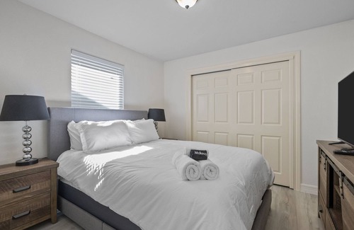 Addicks House | Spacious 4 Bedroom Home | Ideal for Longer Stays