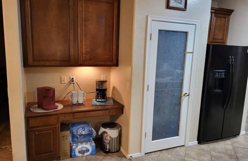 Los Arbolitos Ranch House | Spacious 4-bedroom house in delightful Avondale with WiFi, AC