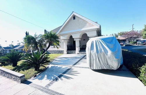 Grandview House | Spacious 4-bedroom house with AC, WiFi in welcoming Glendale