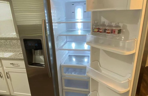 Northeast Houston House | Spacious 4-bedroom house, 2 living rooms. Huge backyard WiFi, AC, fitness room