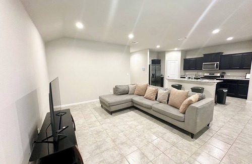 Odessa House | Spacious 4-bedroom house in peaceful Odessa with AC