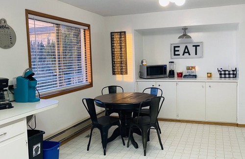 Moses Lake House | Spacious 4 bedroom lakefront house: with private dock and pool.