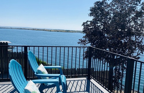 Moses Lake House | Spacious 4 bedroom lakefront house: with private dock and pool.