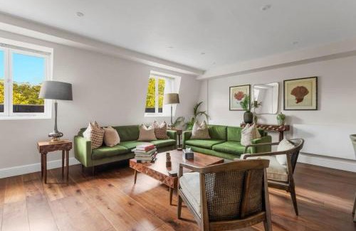 Queen's Gate Apartment | Spacious 4 Bedroom Loft Retreat