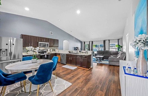 Vero Lake Estates House | Spacious 4-bedroom Retreat in peaceful Vero Beach Florida
