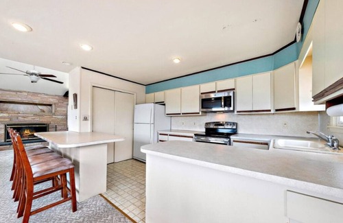 Ship Bottom House | Spacious 4-bedroom house in marvelous Ship Bottom. QUICK WALK TO THE BEACH!