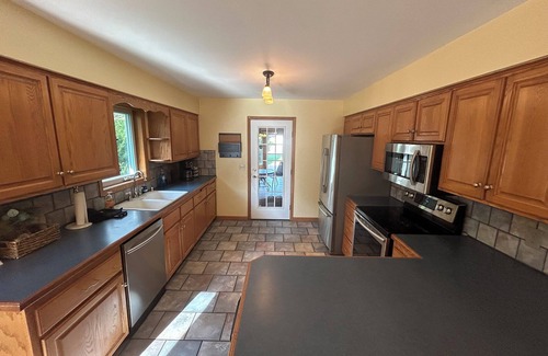 Sun Prairie House | Spacious 4-bedroom house in delightful Sun Prairie with Theater Room!