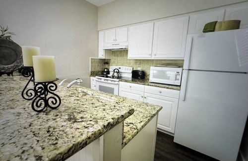 Lackey House | Spacious 4-bedroom estate in charming Williamsburg with AC, fitness room