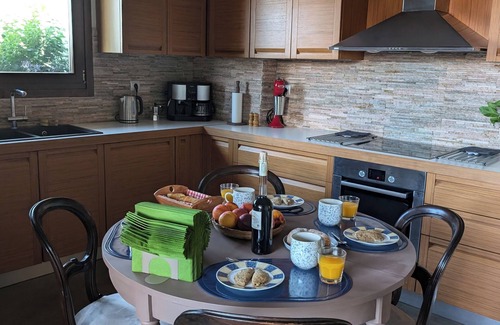 Akrata House | Spacious 4-Bedroom Villa with Garden - Family-Friendly, Near Akrata Beach