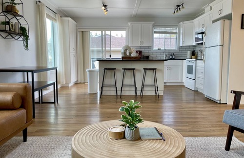 Hinton House | Spacious 4-BR Home near Jasper!