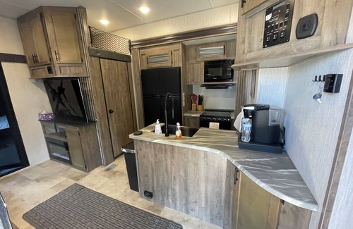 Nipomo House | Spacious 40' 2020 Vengeance Rogue - A Luxury Home On Wheels