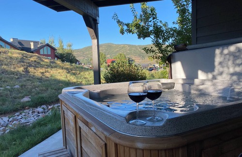 Pinebrook House | Spacious 4BR 3.5BA Luxury Mountain Sleeps10!STUNNING VIEWS, near top attractions