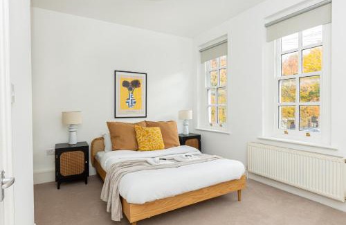 Deptford House | Spacious 4BR 3-Storey Townhouse in Lively Deptford