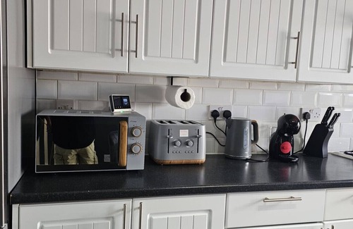 Watford Apartment | Spacious 4BR Corporate Apartment