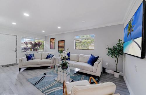 Ives Estates House | Spacious 4BR Miami Townhome with Communal Pool