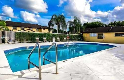 Ives Estates House | Spacious 4BR Miami Townhome with Communal Pool
