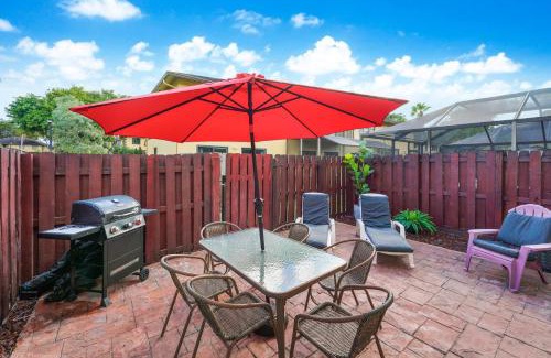 Ives Estates House | Spacious 4BR Miami Townhome with Communal Pool
