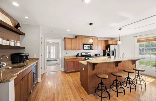 Ellicottville House | Spacious 4BR Townhome w/Hot Tub Near Village