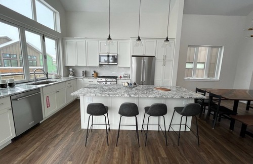 Steamboat Springs House | Spacious 5 bedroom house + bunkroom with rooftop deck and private hot tub