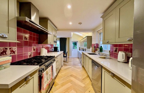 Tulse Hill House | Spacious 5-Bed Family Home Near Park