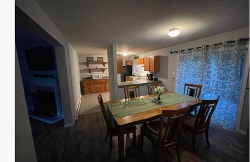 Tobyhanna House | Spacious 5 Bed Room King Beds, Private backyard