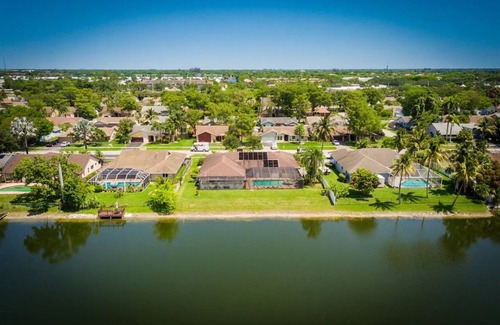 Lauderhill House | Spacious 5-bedroom house with WiFi and AC in superb Fort Lauderdale
