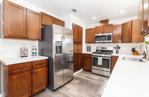Citrus Heights House | “Spacious 5-Bedroom Retreat – Perfect for Families & Groups”
