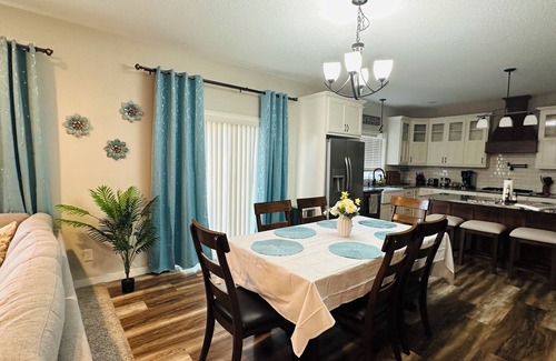 Ham Lake House | Spacious 5-bedroom 4-bathroom house in an acre land in Ham Lake