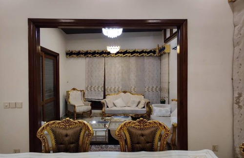Karachi House | Spacious 5-bedroom bungalow in fabulous Karachi with AC, WiFi
