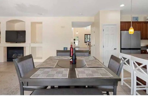 Rovey Farm Estates House | Spacious 5 Bedroom close to Westgate!