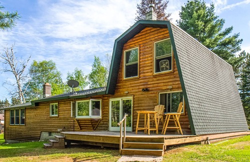 Clam Lake House | Spacious 5-bedroom house in serene Clam Lake with WiFi