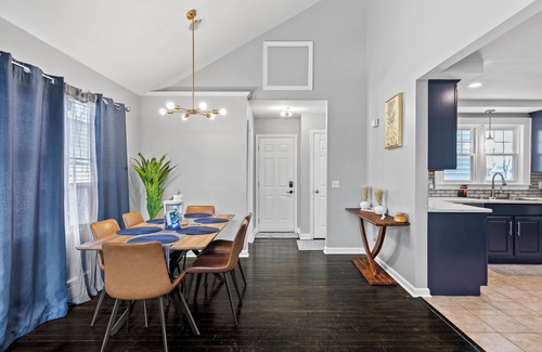 Stratford House | Spacious 5-bedroom house with a fun-filled game room and a fitness room.