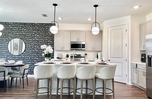 West Haven House | Spacious 5 Bedroom Retreat Ideal for families