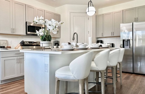 West Haven House | Spacious 5 Bedroom Retreat Ideal for families