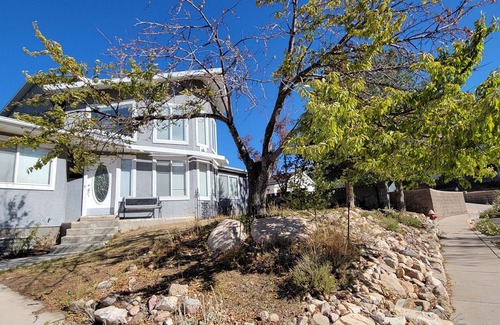 Cedar City House | Spacious 5-bedroom, Sleeps 11 Adults and 2 children in beds. Outdoor pets only.