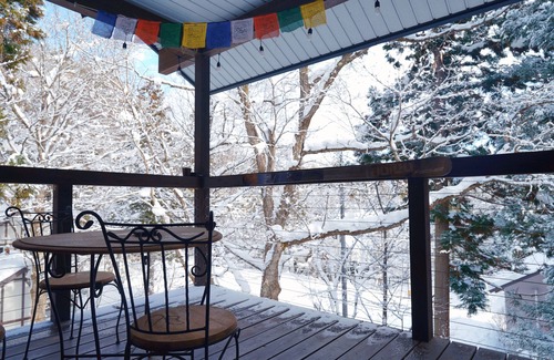 Iida Ski Chalet | Spacious 5-bedroom ski-in chalet—perfect for families and friends.