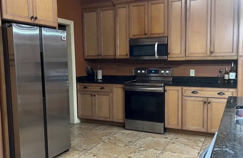 Blytheville House | Spacious 5-bedroom house in lovely Blytheville with WiFi, fitness room